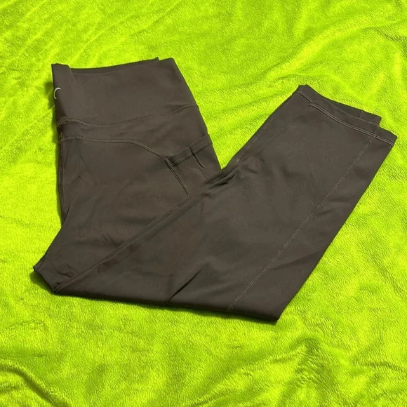 ZYIA Pants - ZYIA Wine Pocket Brillant Hi Rise Capri Legging 20" Size 14-16